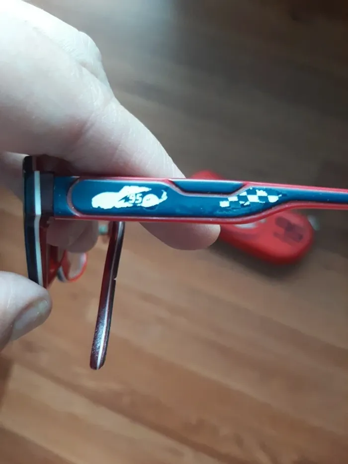 Lunette cars et boîtier - photo numéro 2
