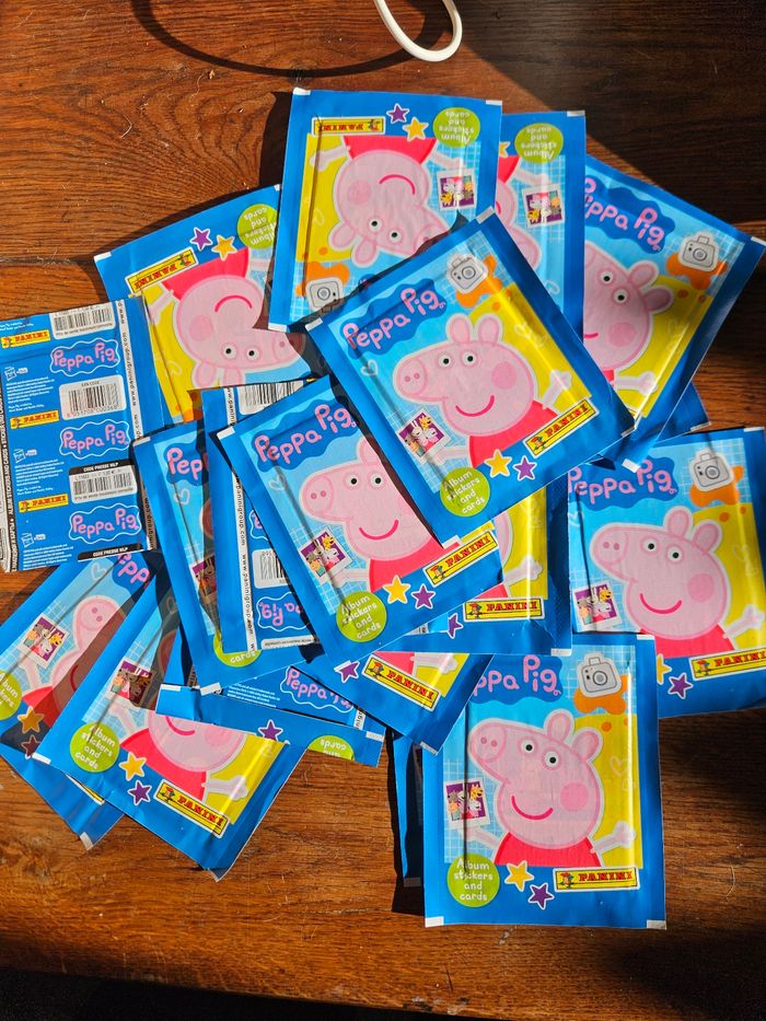 Lot de 20 pochettes + 5 offertes – Peppa Pig (Panini)