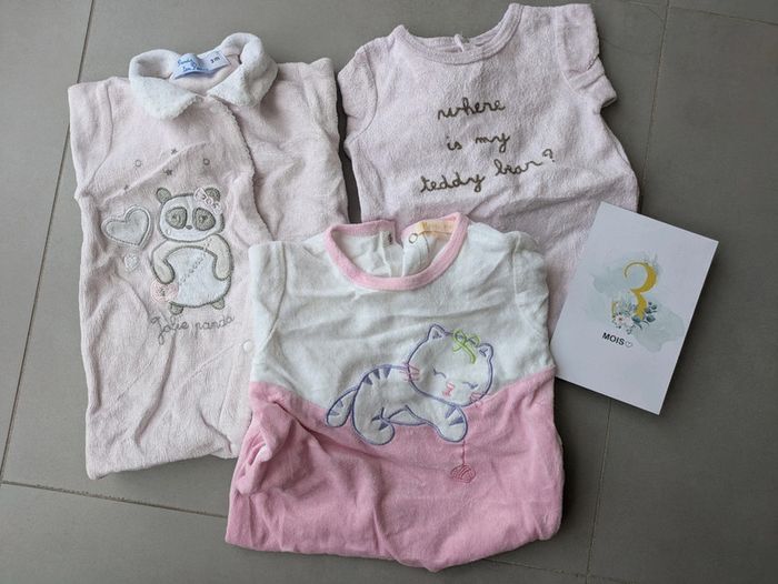 Lot 3 pyjamas velours 3 mois - photo numéro 2