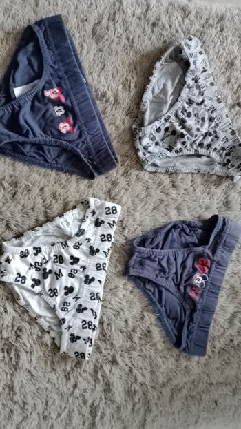 Lot de 4 slips Mickey taille 4 ans