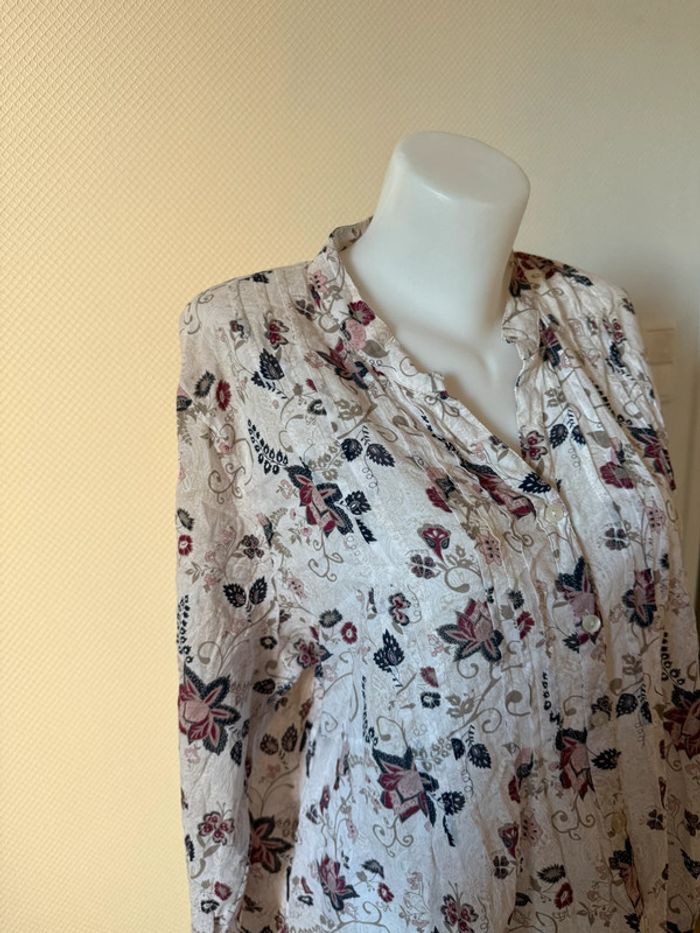 Blouse à fleur grande taille en très bon état blanche taille 50 - photo numéro 2