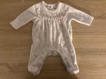 Pyjama blanc fleuri
