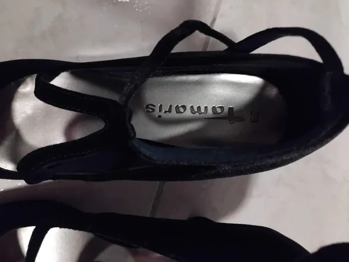 Mooie zwarte fluwelen pumps van Tamaris! - photo numéro 2
