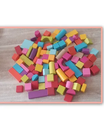 Jouets cubes en bois