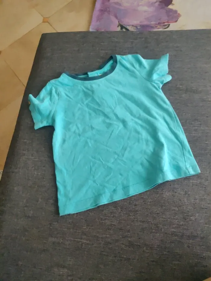 T-shirt bleu