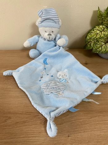Doudou ours bleu mouchoir lune moon étoile Max & sax