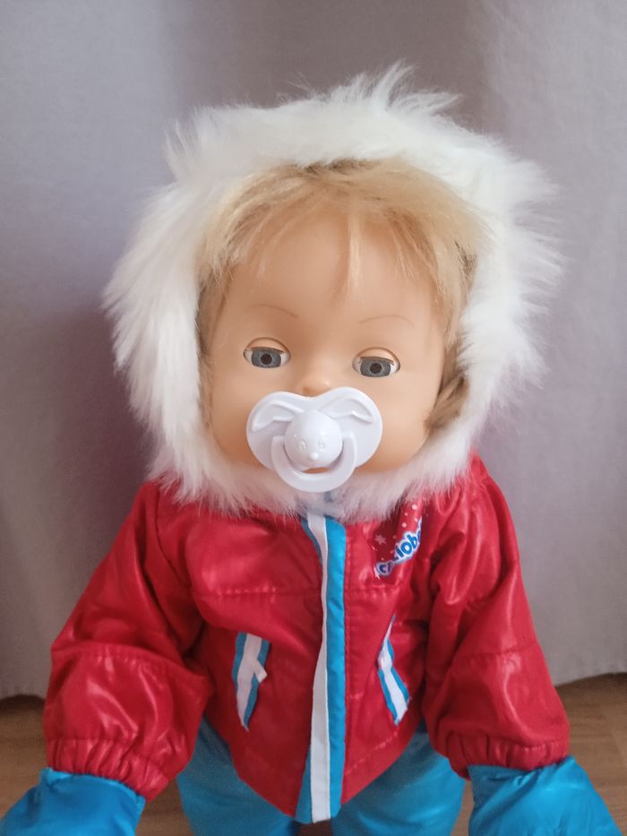 Cicciobello marche dans la neige - photo numéro 3