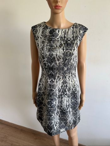 Robe imprimée et dorée neuve sans manches Molly Bracken taille S