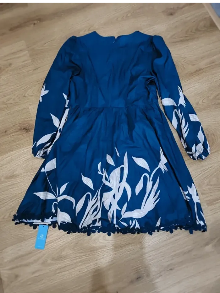 Robe trapèze en broderie taille L (40) neuve - photo numéro 4