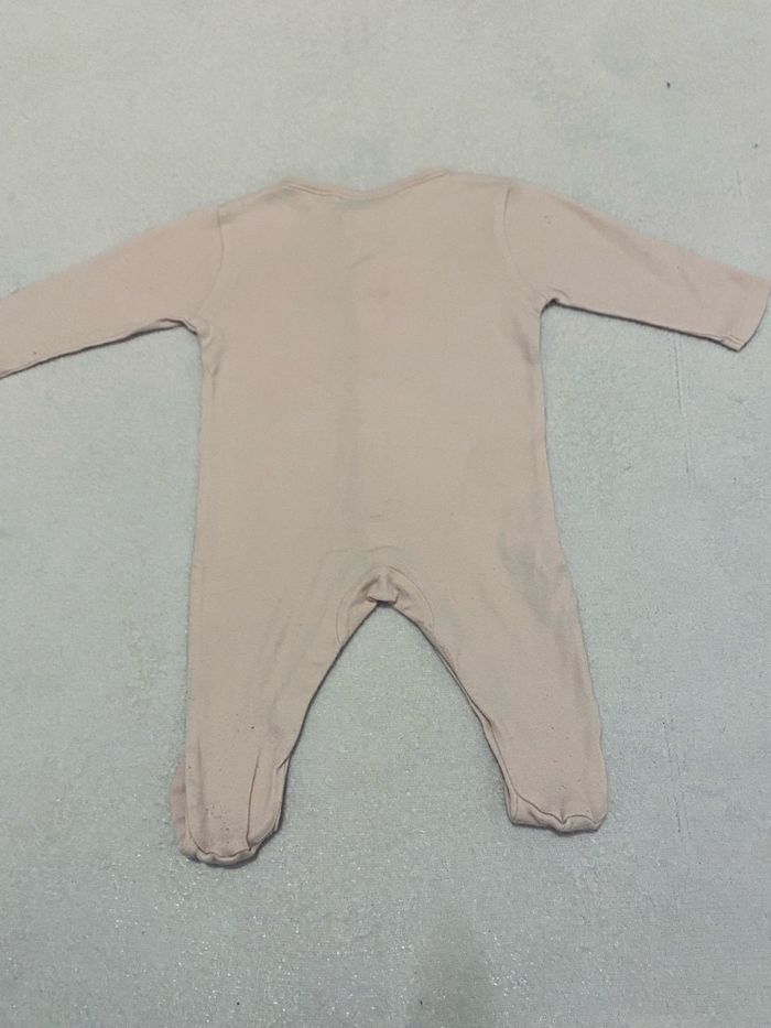 Pyjama rose ouverture avant – Bébé 6-9 mois – Doux et confortable - photo numéro 5