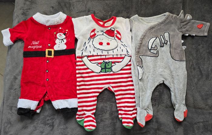 Lot de pyjamas bébé thème Noël - photo numéro 2