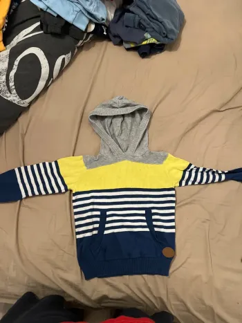 Pull à capuche en laine tissaia