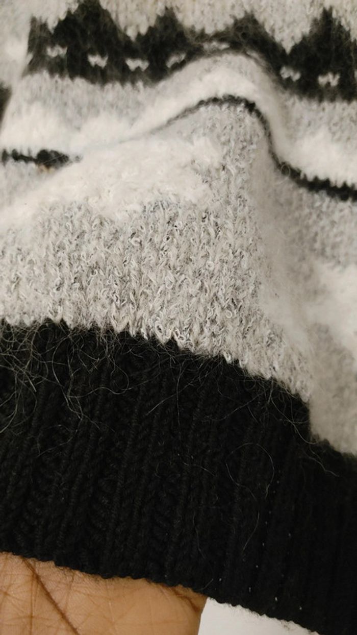 Très beau pull en laine tricoter à la main - photo numéro 7