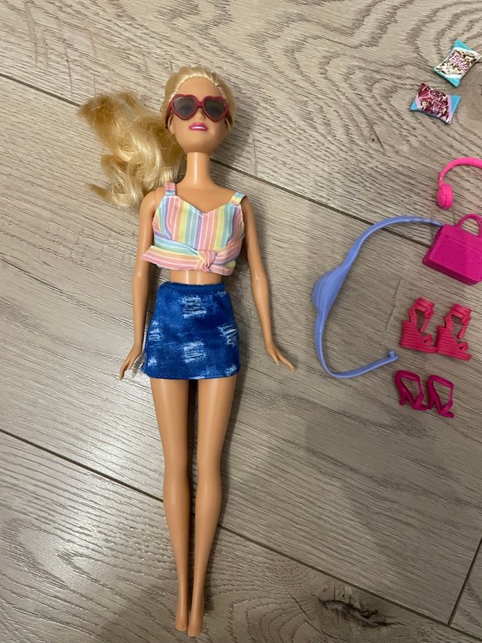 Barbie et ses accessoires - photo numéro 2