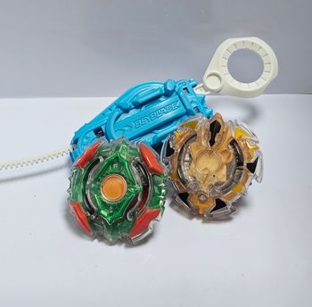 Lot Toupies Beyblade Burst