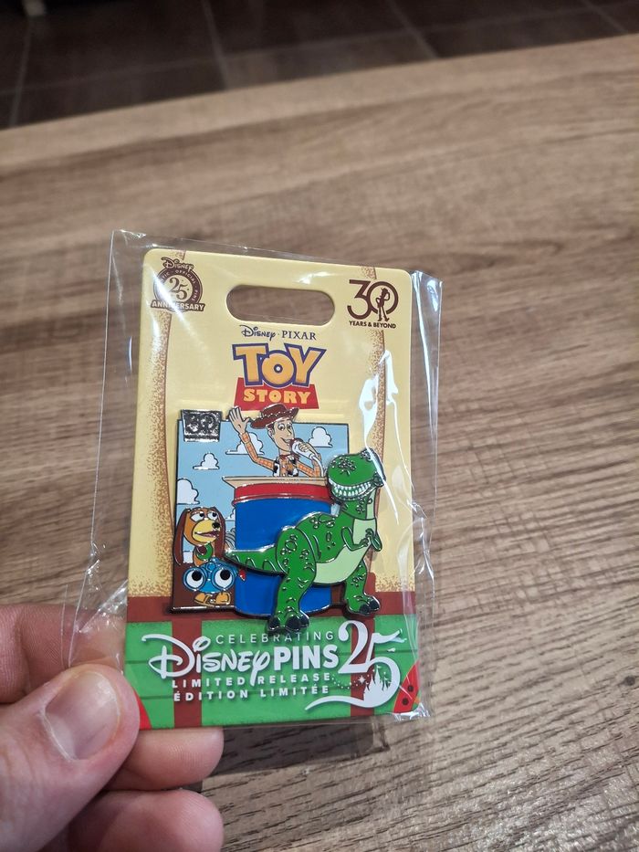 Pins Disney Toy Story 30ème anniversaire Édition Limitée - photo numéro 2