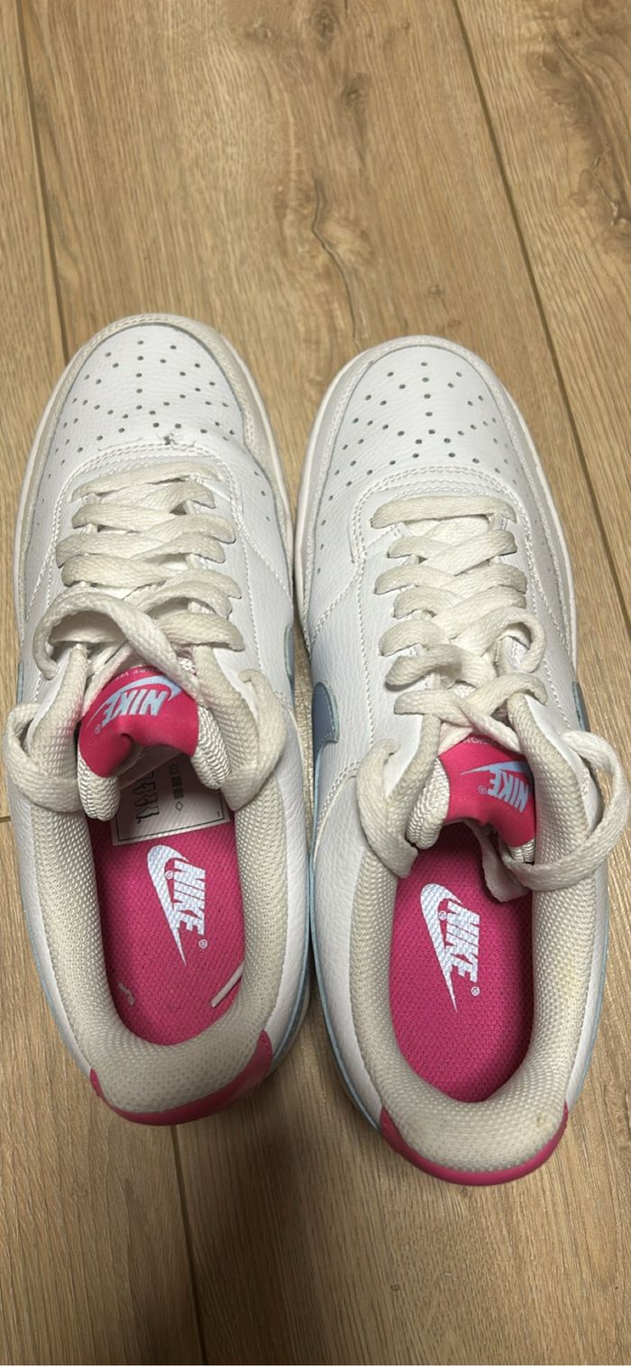 Baskets Nike pointure 41 - photo numéro 4
