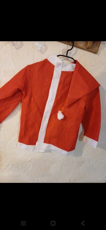 Veste et bonnet de Père Noël taille 7 / 9 ans