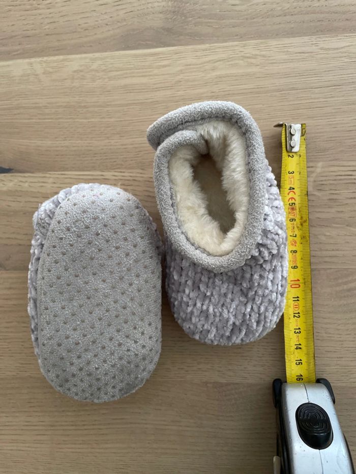 Chaussons bébé beige avec semelles - photo numéro 3