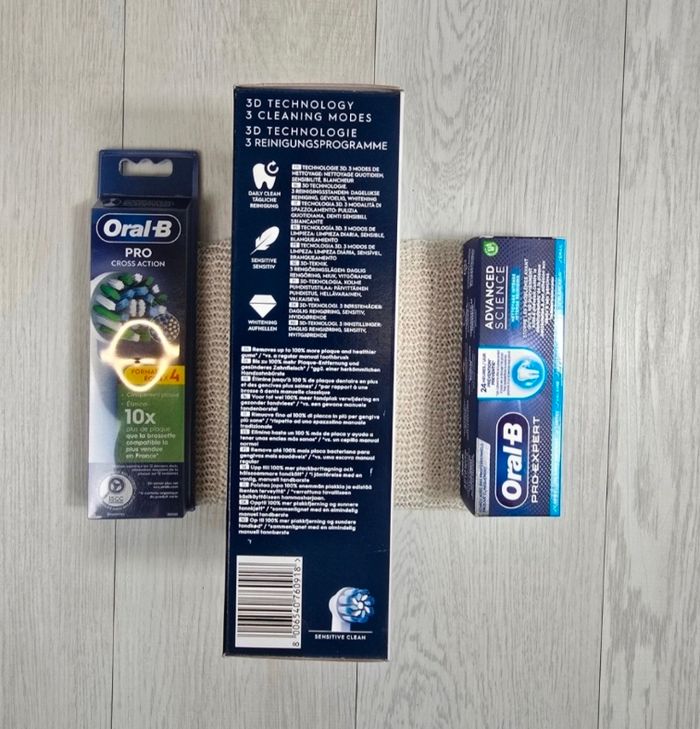 🌟 Brosse a dent electrique oral B pro 3 blanche + 4 brossettes  + dentifrice 🌟 - photo numéro 4