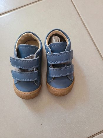 Chaussures "premiers pas" Naturino pointure 19 neuves