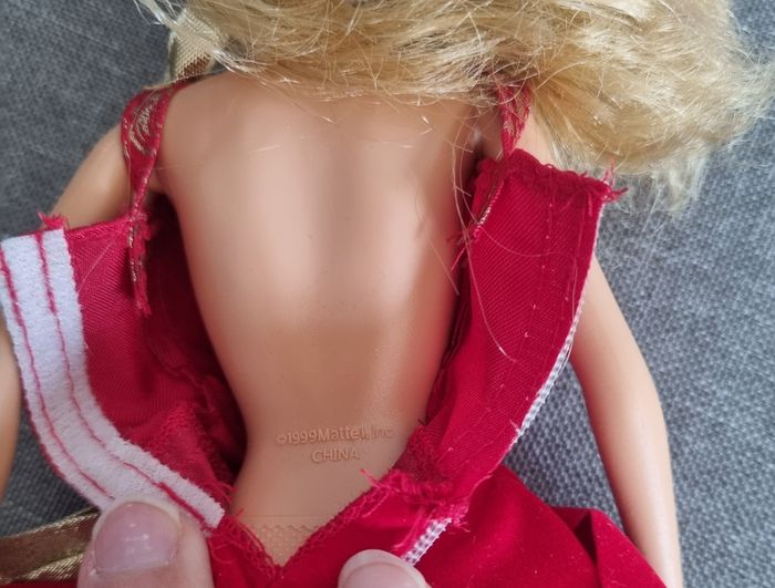 Poupée Barbie christmas carol la magie de noel 2008 - photo numéro 6