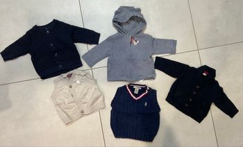Lot de 5 pull, gilet et veste en taille 6 mois