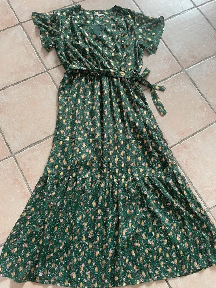Magnifique robe longue effet feuilles d’or en excellent état en M 38