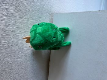 peluche dinosaure qui avance