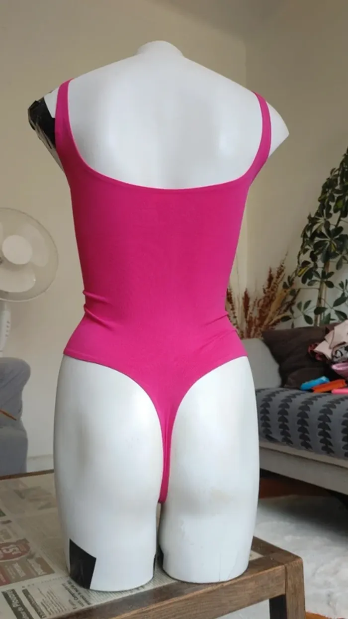 Body décolleté string gainant rose fushia - photo numéro 2