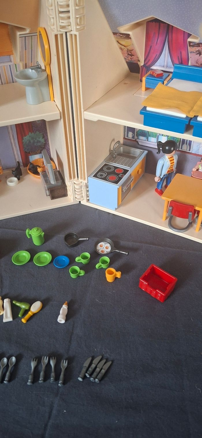 🏠 Maison Playmobil Portative + Mobilier + 3 Personnages + Nombreux Accessoires - photo numéro 10