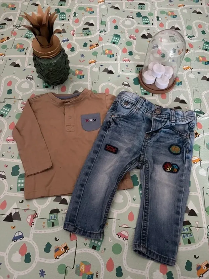 Ensemble t shirt U tout petit et pantalon tape à l’œil 6 mois