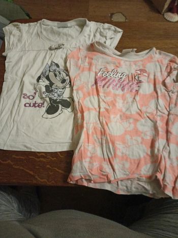 2 T-shirts Minnie