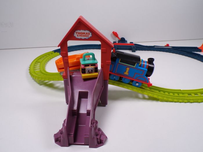 Circuit de train Thomas et ses amis - La piste de Carly - photo numéro 5