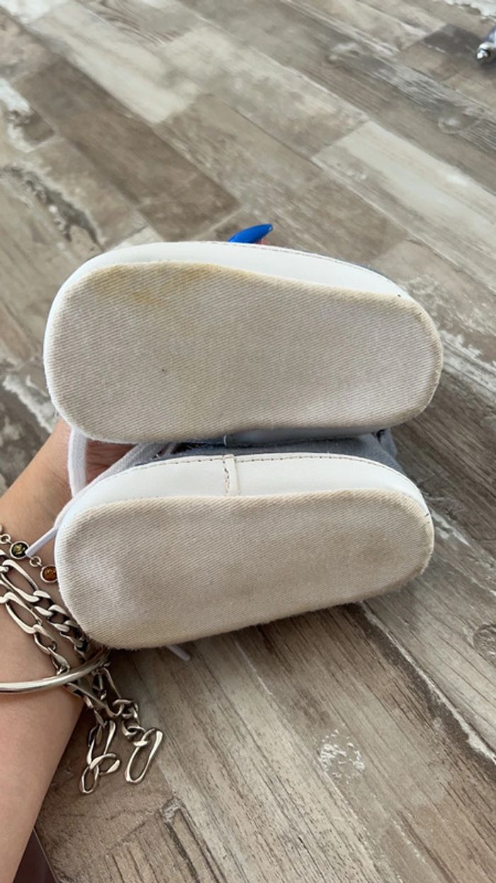 Petite chaussures 6-9 mois - photo numéro 3