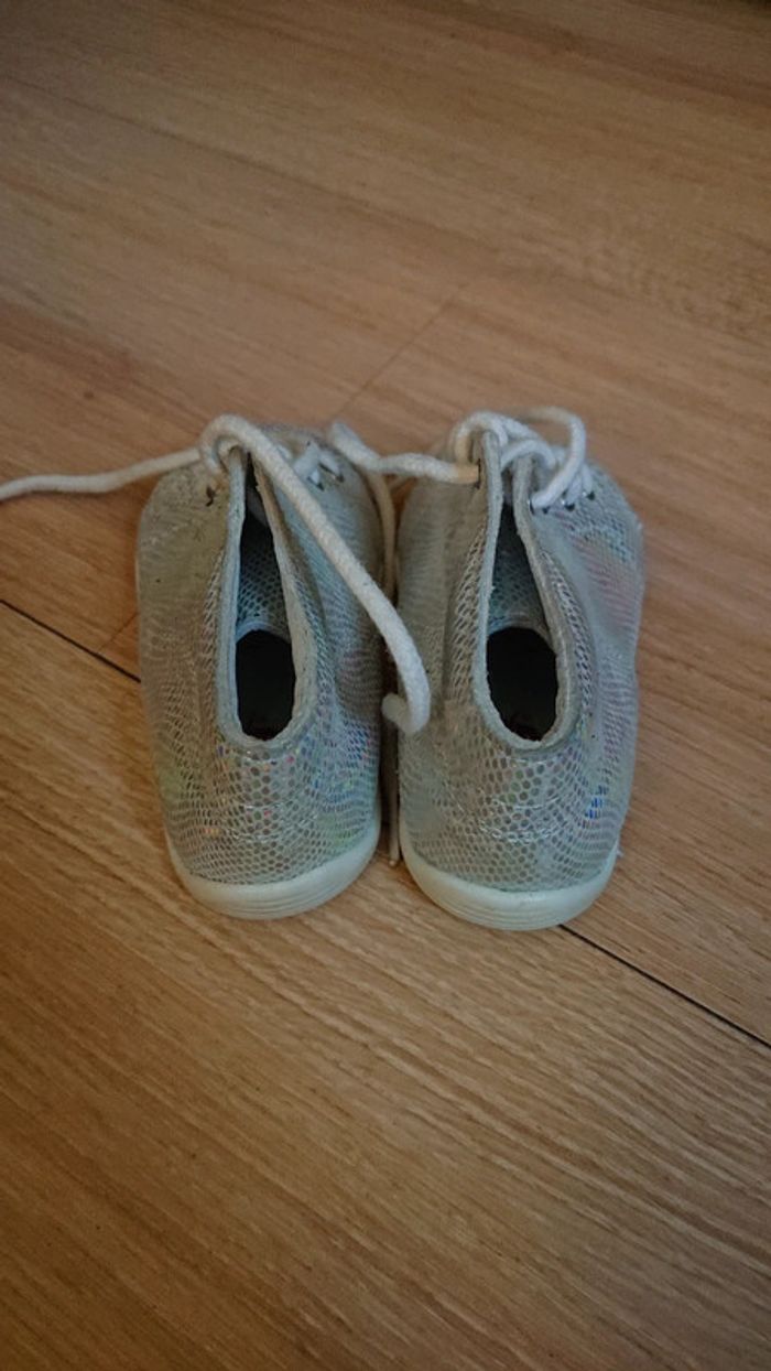 Chaussures premiers pas argentés à lacets - photo numéro 3