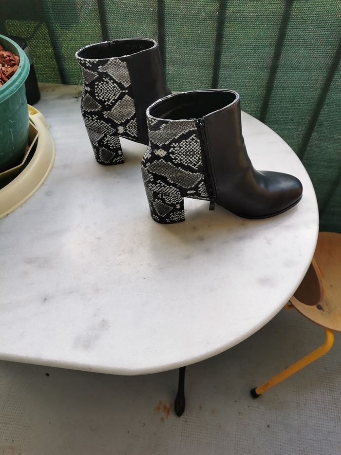 Je vends cette paire de bottes à 20 € pointure 40 - photo numéro 3