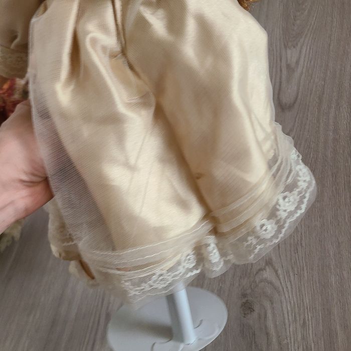 Poupée porcelaine - photo numéro 5