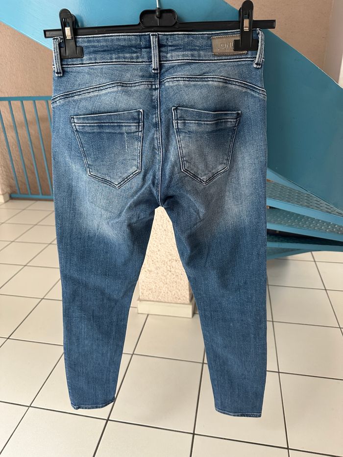jeans only dylan taille 34 effet usé discret et push up comme NEUF - photo numéro 7