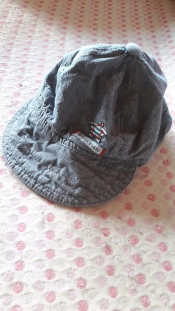 P'tit bisous, casquette bleu