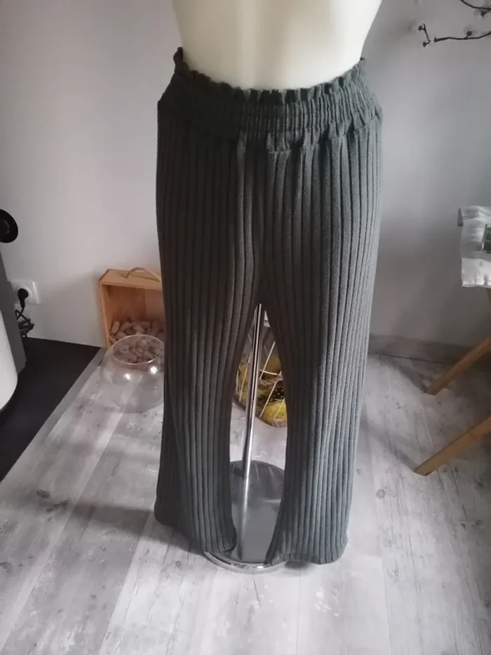 Pantalon jambes larges shein 40