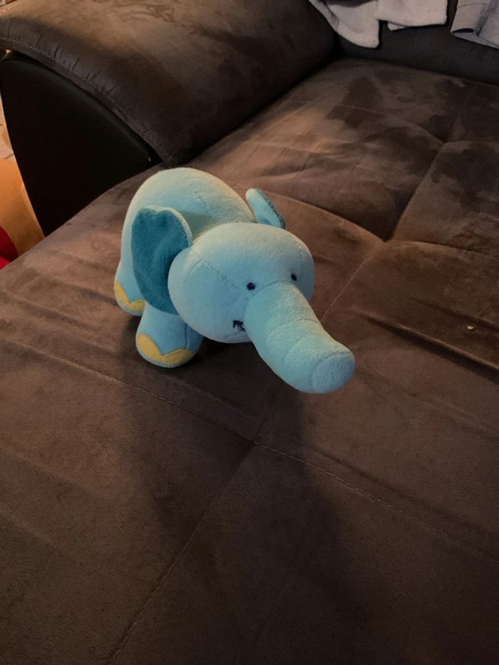 Peluche éléphant bleue