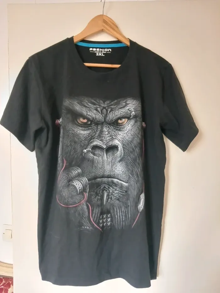 Tee shirt
