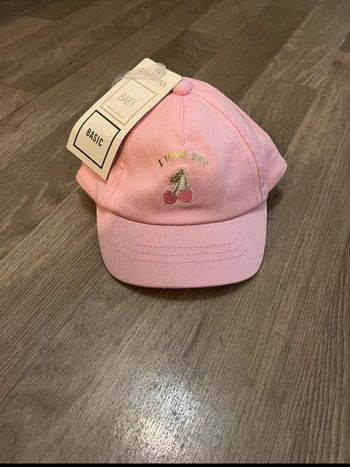 Casquette rose taille 0 / 3 mois