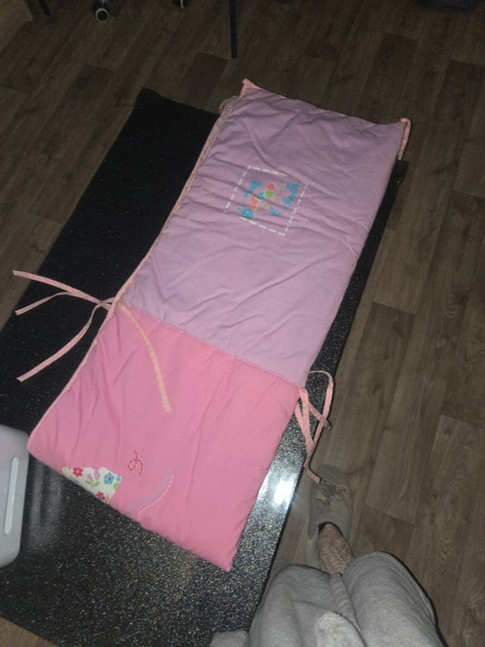 Tour de lit rose - photo numéro 2