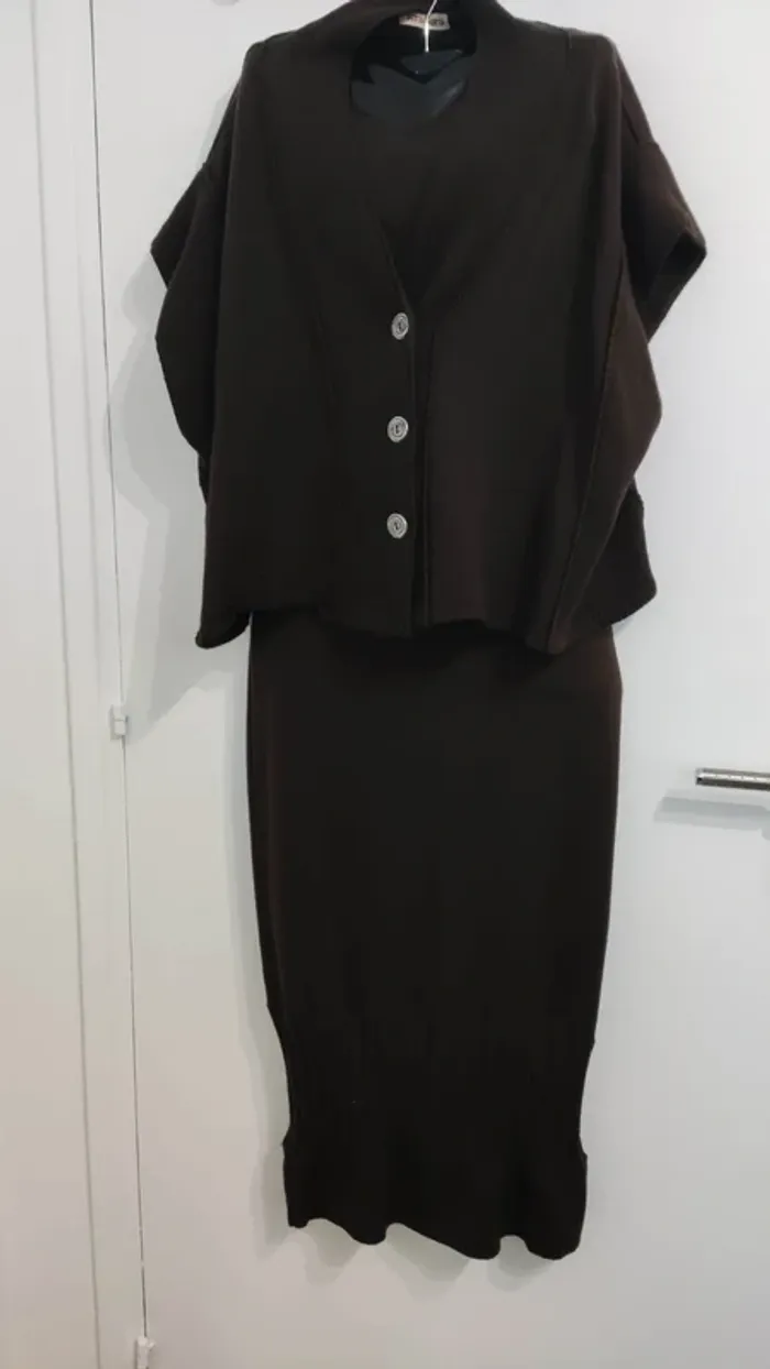 Ensemble 2 pièces robe longue et gilet assorti  marron tera bora taille 2