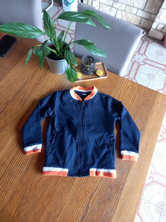 Gilet zippé garçon 98/104