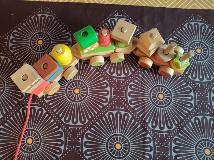 Petit train en bois - photo numéro 2