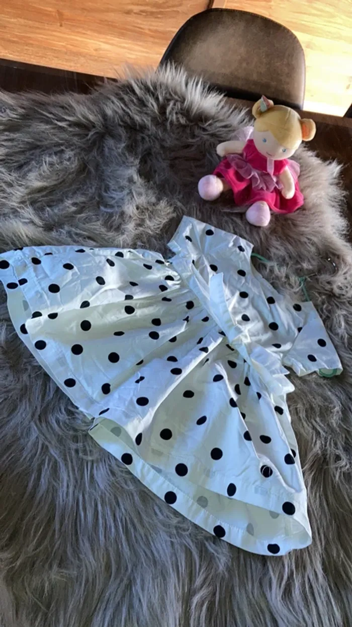 Robe kiabi 9mois neuve