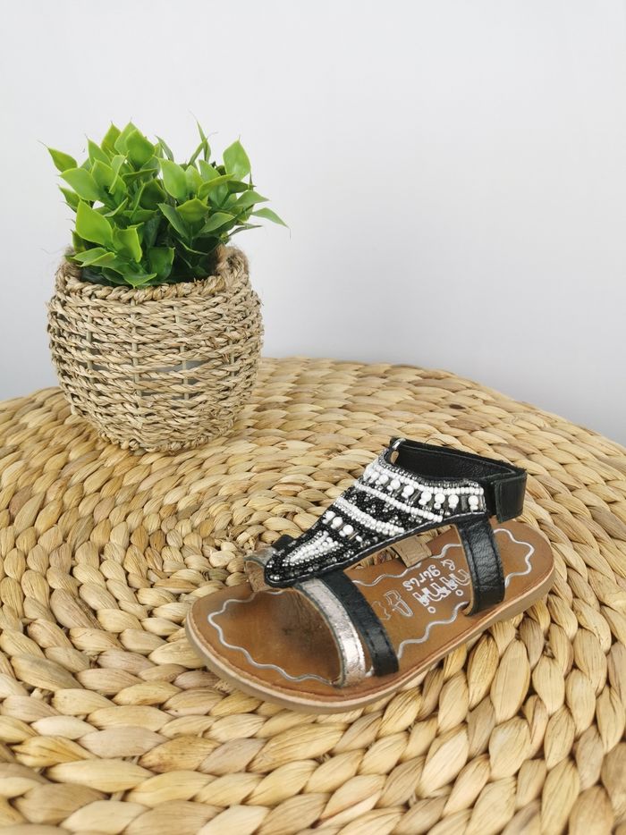 Sandales à perles noires et blanches Nini & Girls Pointure 24 - photo numéro 3